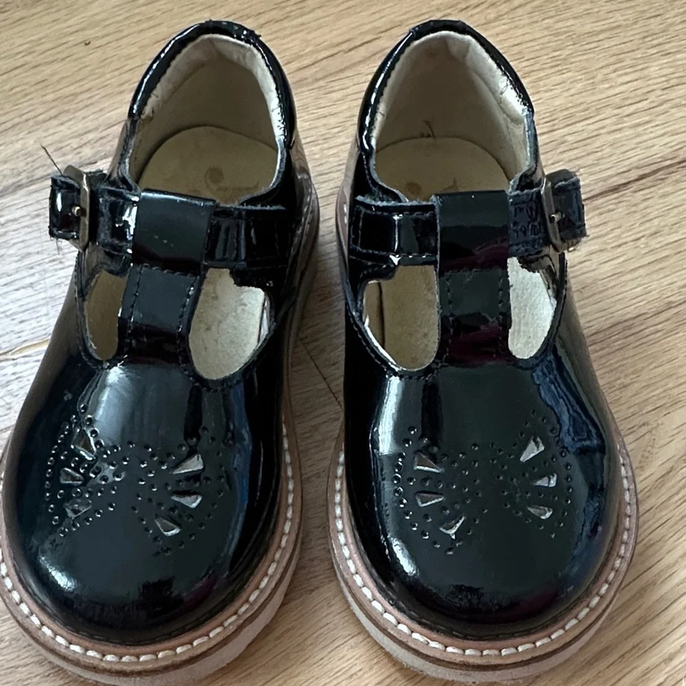 Young Soles Rosie T-bar shiny patent leather Mary Jane buckle shoes EUR size 23